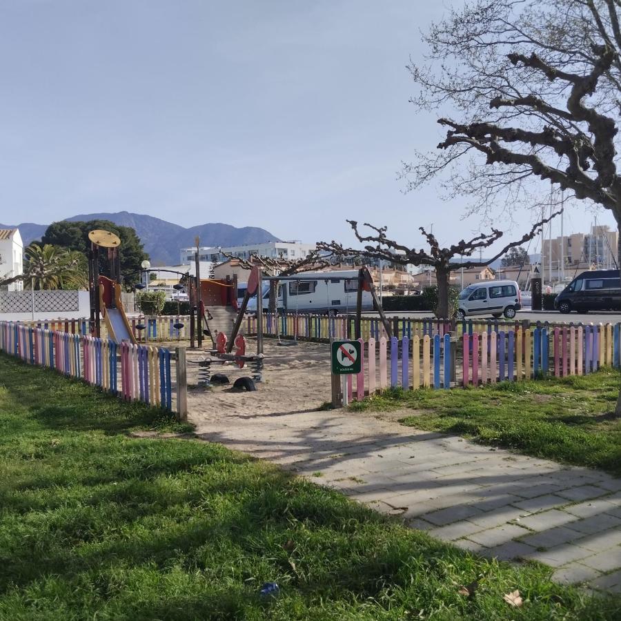 Atico Of 3 Rooms, Total 130M² Just For You With A 60 M² Terrace, Swimming Pool, Mountain And Marina View. ロザス エクステリア 写真