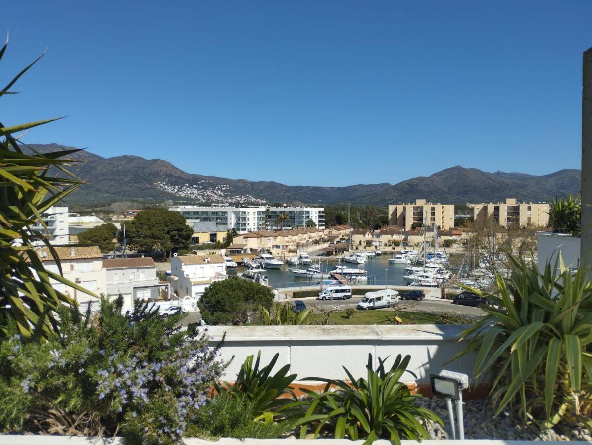 Atico Of 3 Rooms, Total 130M² Just For You With A 60 M² Terrace, Swimming Pool, Mountain And Marina View. ロザス エクステリア 写真